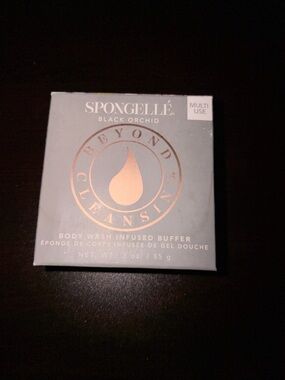 Spongellé Black Orchid Cleansing Buffer - Gray with Rose Gold Accents